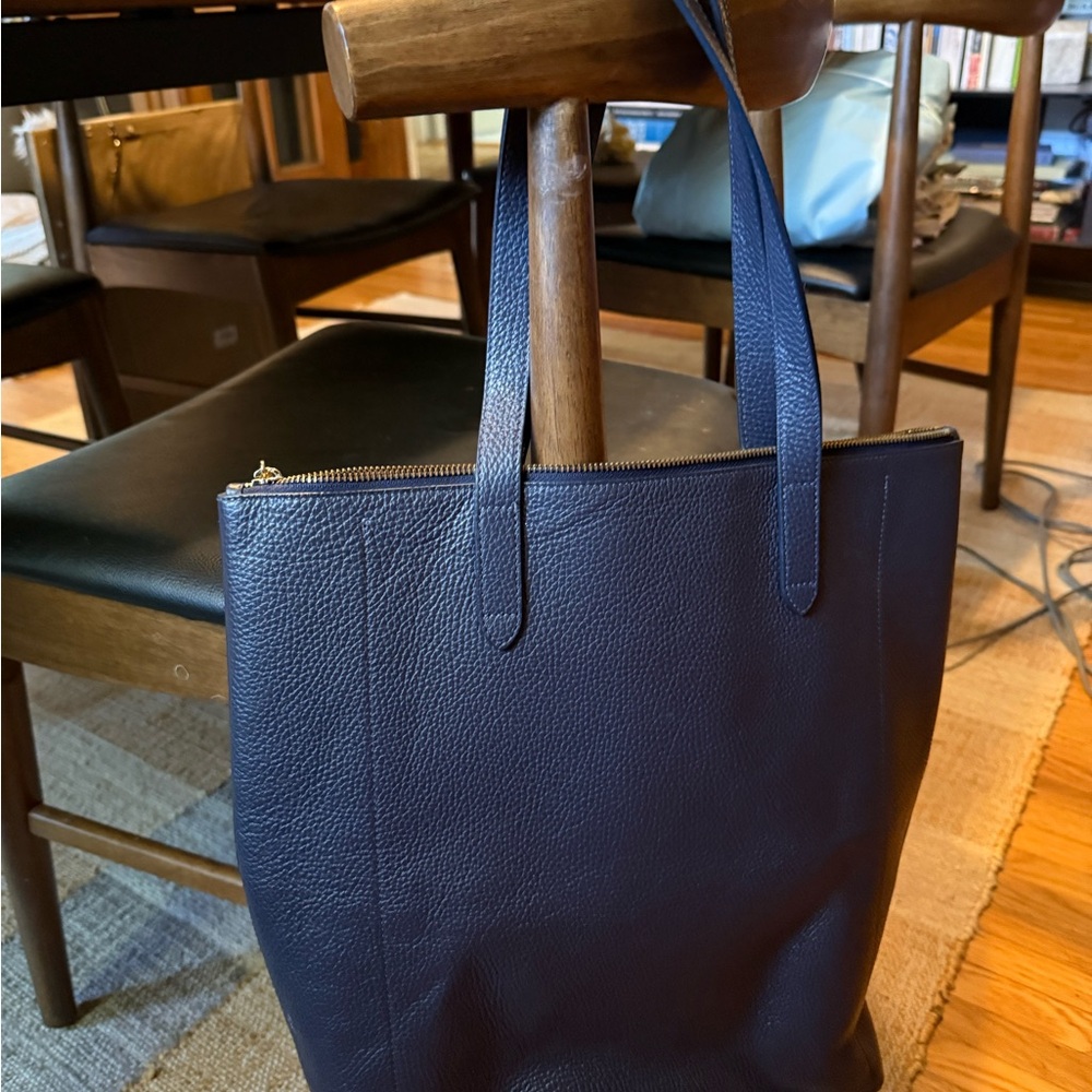 Cuyana Elegant Navy Leather Tote Bag